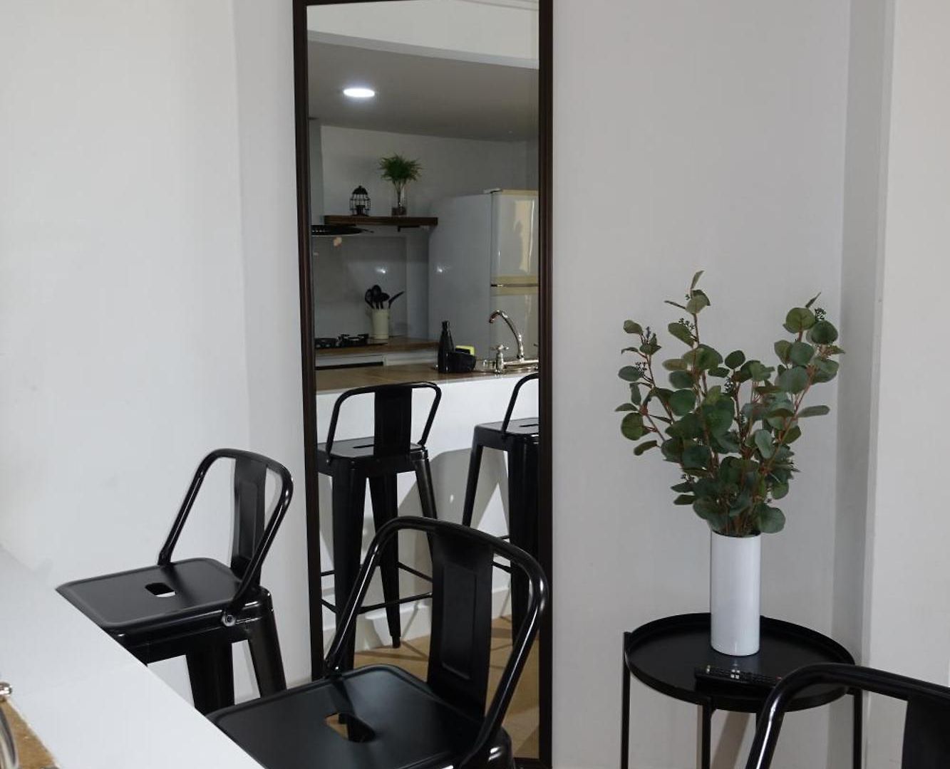 Cabrero 1008 Apartamento *
